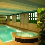 West Point Airport Hotel