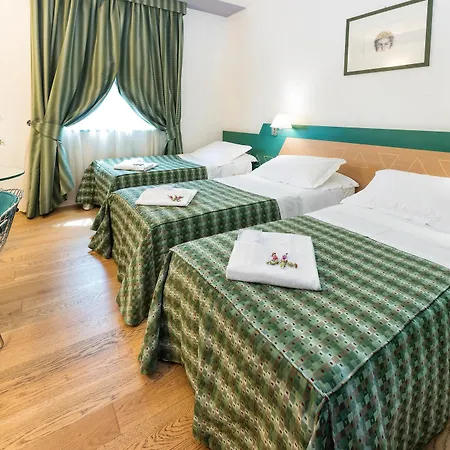Hotel West Point Airport 4*