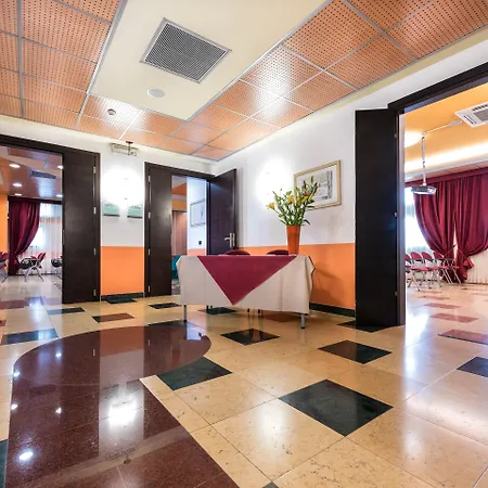 Hotel West Point Airport 4*