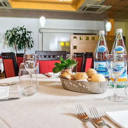 Hotell West Point Airport Dossobuono