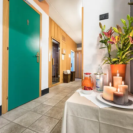 Hotell West Point Airport 4*