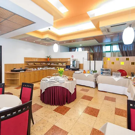 West Point Airport Hotel Dossobuono