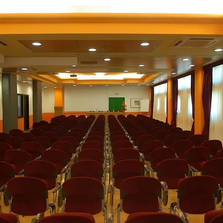 West Point Airport 4* דוסובונו