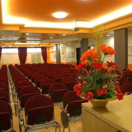 West Point Airport מלון דוסובונו