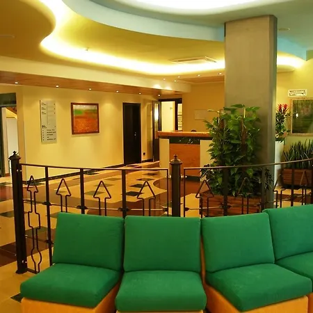 West Point Airport דוסובונו