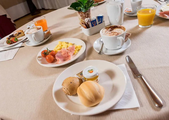 Hotel West Point Airport 4*