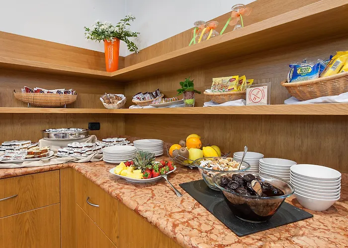 West Point Airport Hotel 4*