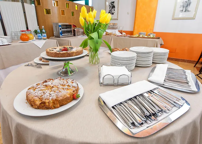 Hotel West Point Airport