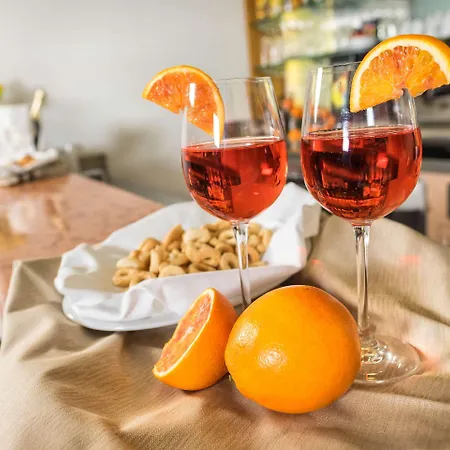 West Point Airport 4* דוסובונו