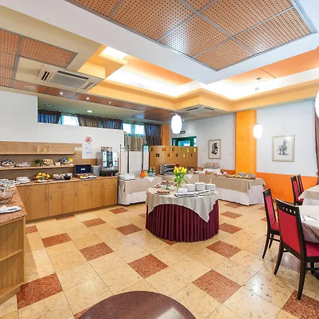 West Point Airport דוסובונו