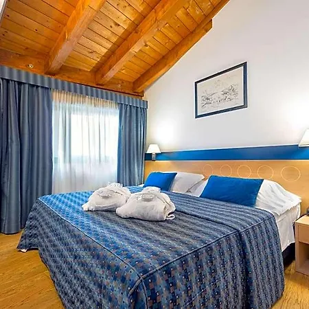 Hotell West Point Airport 4*