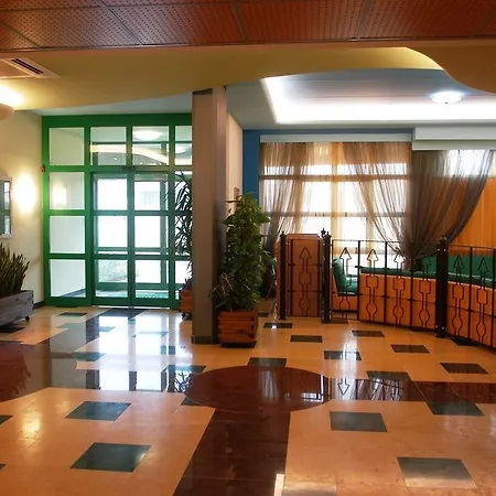 מלון West Point Airport 4*