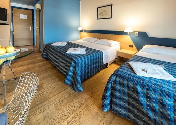 West Point Airport 4*