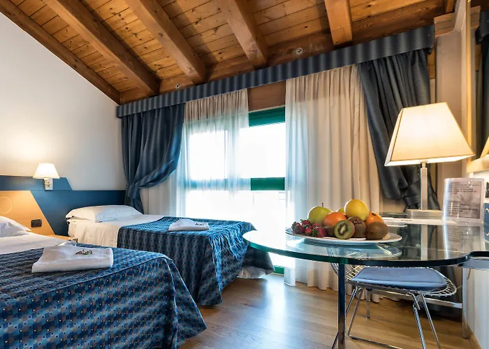 West Point Airport דוסובונו