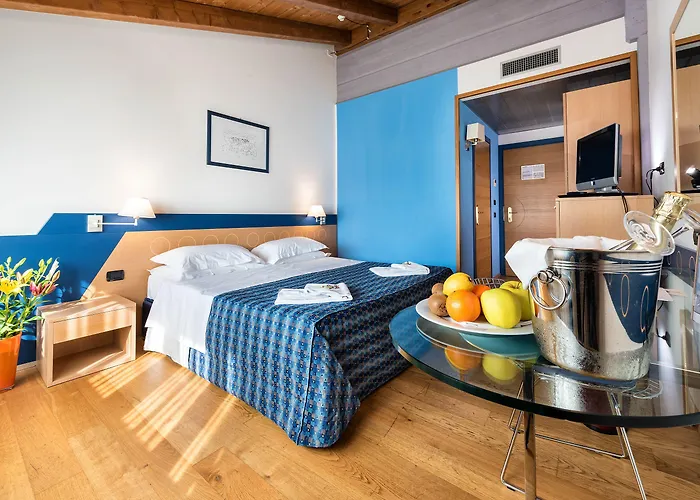 West Point Airport 4*