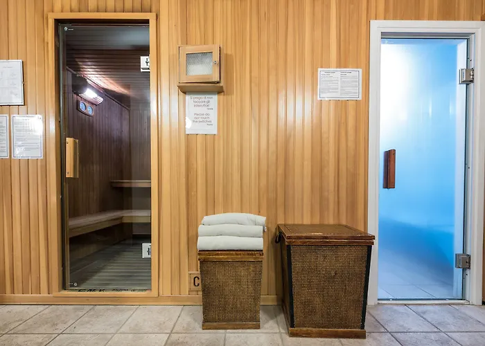 West Point Airport 4*