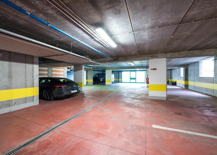 West Point Airport מלון 4*