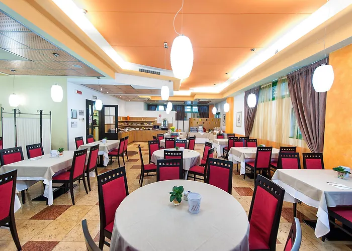 West Point Airport 4* דוסובונו