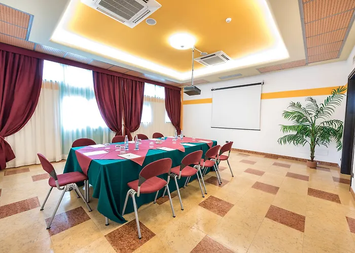 West Point Airport מלון