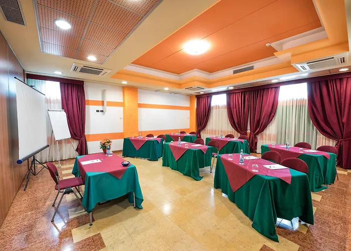 מלון West Point Airport