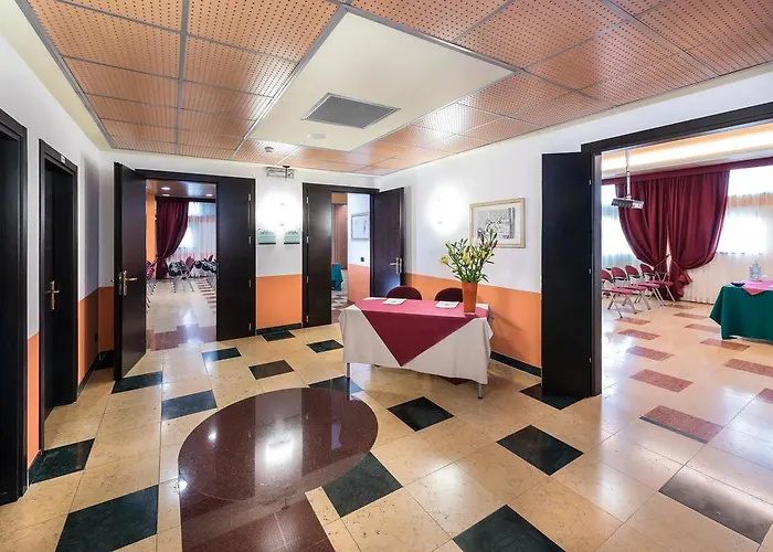 מלון West Point Airport