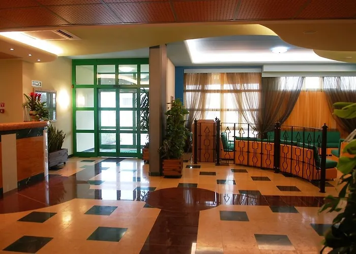 מלון West Point Airport 4*