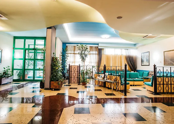 West Point Airport 4* דוסובונו