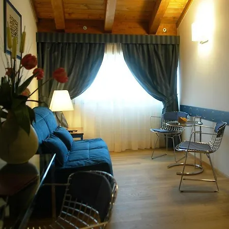 West Point Airport Hotel