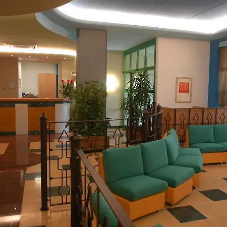 West Point Airport 4*